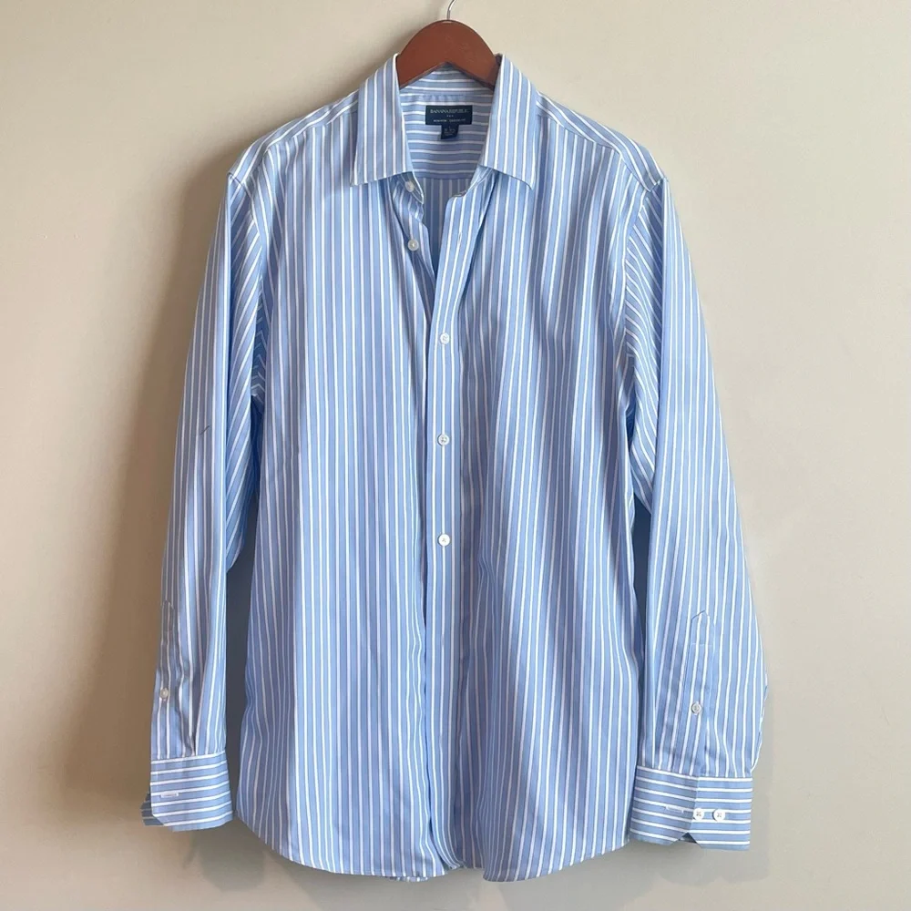 NWOT Banana Republic Non Iron Classic Fit Button Up  Shirt Blue Sz L 16-16.5